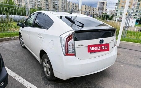 Toyota Prius, 2012 год, 1 029 000 рублей, 3 фотография