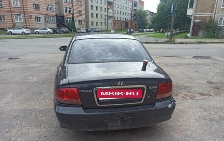 Hyundai Sonata IV рестайлинг, 2004 год, 89 000 рублей, 2 фотография