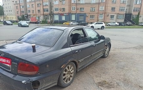 Hyundai Sonata IV рестайлинг, 2004 год, 89 000 рублей, 3 фотография