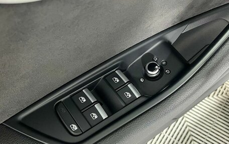 Audi A4, 2017 год, 2 299 000 рублей, 32 фотография