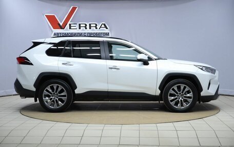 Toyota RAV4, 2020 год, 3 790 000 рублей, 4 фотография