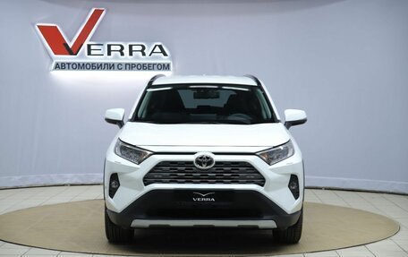 Toyota RAV4, 2020 год, 3 790 000 рублей, 2 фотография