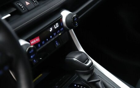 Toyota RAV4, 2020 год, 3 790 000 рублей, 14 фотография