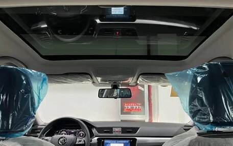 Skoda Superb III рестайлинг, 2026 год, 2 200 000 рублей, 10 фотография