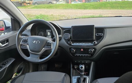 Hyundai Solaris II рестайлинг, 2021 год, 1 790 000 рублей, 10 фотография