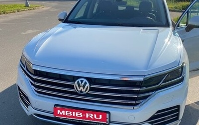 Volkswagen Touareg III, 2018 год, 4 400 000 рублей, 1 фотография