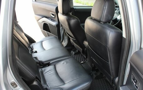 Mitsubishi Outlander III рестайлинг 3, 2010 год, 1 040 000 рублей, 13 фотография