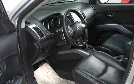 Mitsubishi Outlander III рестайлинг 3, 2010 год, 1 040 000 рублей, 15 фотография