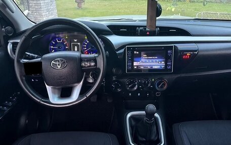 Toyota Hilux VIII, 2016 год, 2 190 000 рублей, 8 фотография