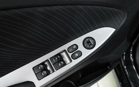 Hyundai Solaris II рестайлинг, 2015 год, 1 000 000 рублей, 23 фотография