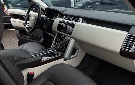 Land Rover Range Rover IV рестайлинг, 2018 год, 7 500 000 рублей, 17 фотография
