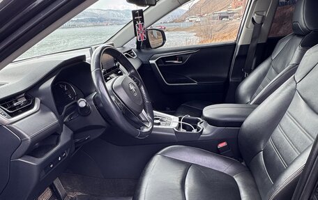 Toyota RAV4, 2020 год, 3 170 000 рублей, 10 фотография