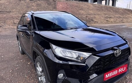 Toyota RAV4, 2020 год, 3 170 000 рублей, 6 фотография