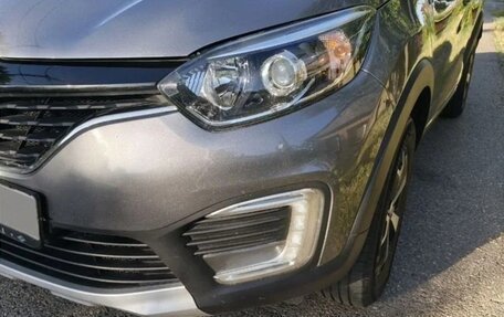 Renault Kaptur I рестайлинг, 2017 год, 1 700 000 рублей, 4 фотография