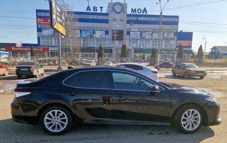 Toyota Camry, 2021 год, 1 999 000 рублей, 8 фотография