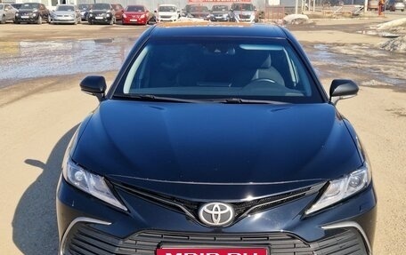 Toyota Camry, 2021 год, 1 999 000 рублей, 10 фотография