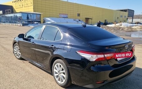Toyota Camry, 2021 год, 1 999 000 рублей, 5 фотография