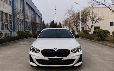 BMW 1 серия, 2023 год, 1 680 000 рублей, 2 фотография