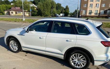 Volkswagen Touareg III, 2018 год, 4 400 000 рублей, 2 фотография