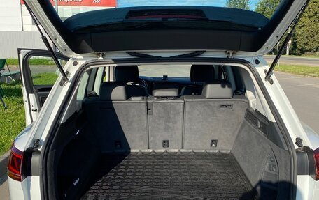 Volkswagen Touareg III, 2018 год, 4 400 000 рублей, 4 фотография