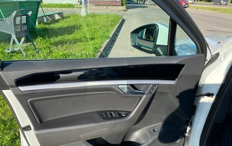 Volkswagen Touareg III, 2018 год, 4 400 000 рублей, 14 фотография