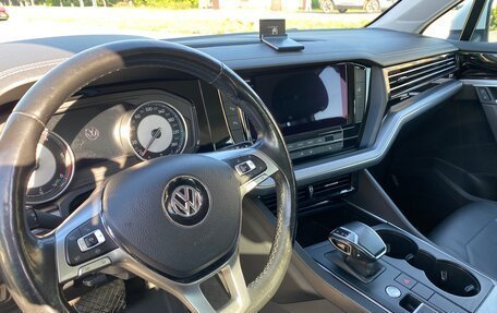 Volkswagen Touareg III, 2018 год, 4 400 000 рублей, 12 фотография