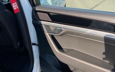 Volkswagen Touareg III, 2018 год, 4 400 000 рублей, 7 фотография
