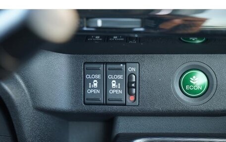 Honda Stepwgn IV, 2021 год, 1 790 000 рублей, 13 фотография