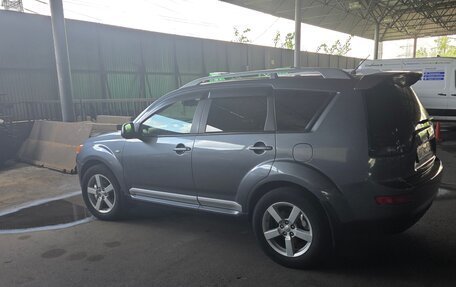 Mitsubishi Outlander III рестайлинг 3, 2007 год, 1 200 000 рублей, 2 фотография