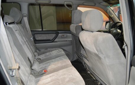 Toyota Land Cruiser 100 рестайлинг 2, 2006 год, 1 250 000 рублей, 17 фотография