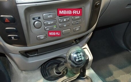 Toyota Land Cruiser 100 рестайлинг 2, 2006 год, 1 250 000 рублей, 22 фотография