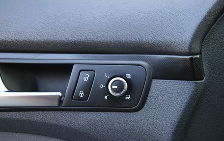 Volkswagen Touran III, 2012 год, 1 295 000 рублей, 20 фотография