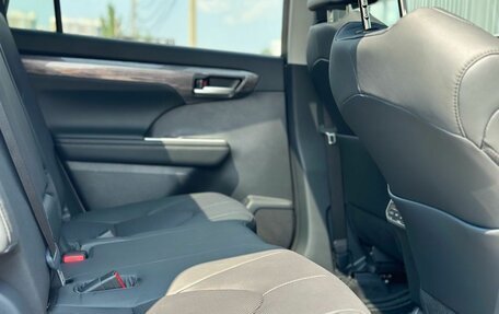 Toyota Highlander, 2026 год, 5 350 000 рублей, 24 фотография