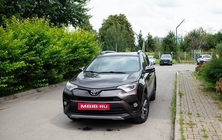 Toyota RAV4, 2018 год, 2 870 000 рублей, 2 фотография
