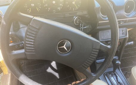 Mercedes-Benz W123, 1979 год, 450 000 рублей, 3 фотография