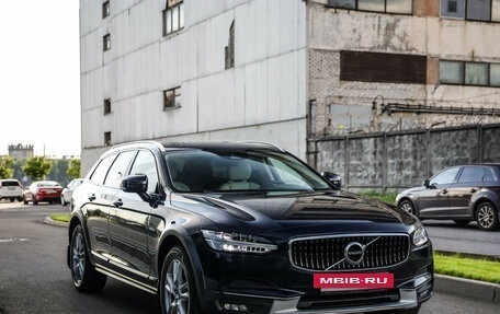 Volvo V90 Cross Country I рестайлинг, 2017 год, 3 259 000 рублей, 6 фотография