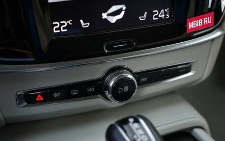 Volvo V90 Cross Country I рестайлинг, 2017 год, 3 259 000 рублей, 20 фотография