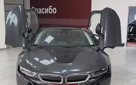 BMW i8 I рестайлинг, 2018 год, 6 000 000 рублей, 1 фотография