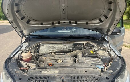 Volkswagen Tiguan I, 2011 год, 850 000 рублей, 11 фотография