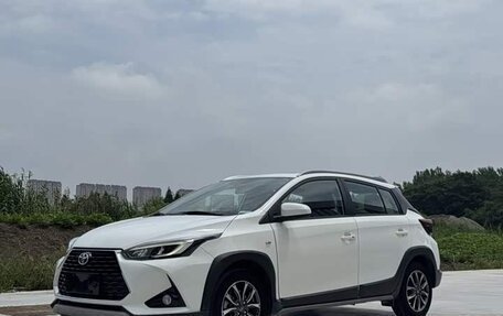 Toyota Yaris, 2023 год, 1 000 111 рублей, 2 фотография