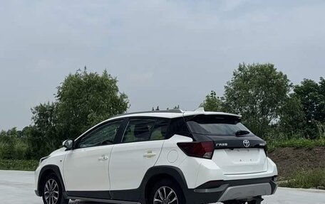 Toyota Yaris, 2023 год, 1 000 111 рублей, 4 фотография