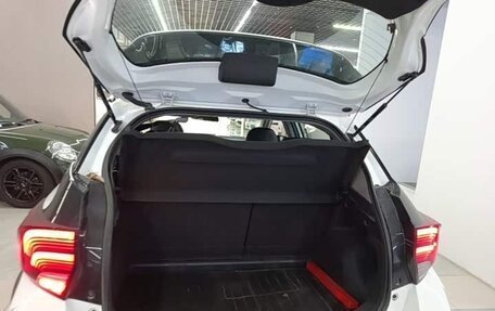 Toyota Yaris, 2023 год, 1 000 111 рублей, 9 фотография