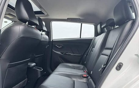 Toyota Yaris, 2023 год, 1 000 111 рублей, 16 фотография