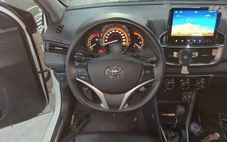 Toyota Yaris, 2023 год, 1 000 111 рублей, 12 фотография