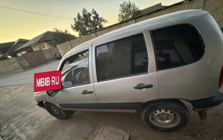 Chevrolet Niva I рестайлинг, 2004 год, 275 000 рублей, 4 фотография