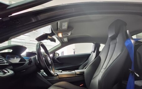 BMW i8 I рестайлинг, 2018 год, 6 000 000 рублей, 10 фотография