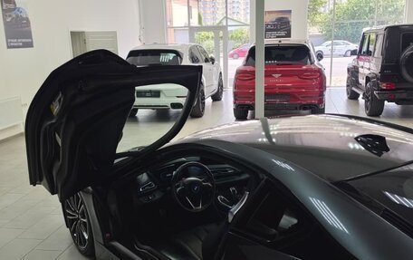 BMW i8 I рестайлинг, 2018 год, 6 000 000 рублей, 14 фотография