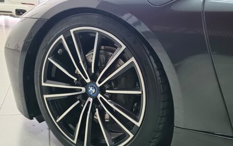 BMW i8 I рестайлинг, 2018 год, 6 000 000 рублей, 15 фотография