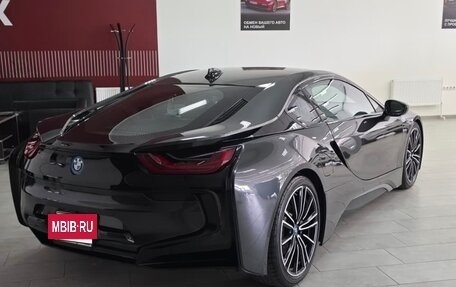 BMW i8 I рестайлинг, 2018 год, 6 000 000 рублей, 4 фотография