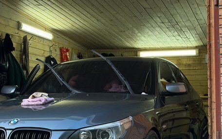 BMW 5 серия, 2005 год, 1 800 000 рублей, 1 фотография